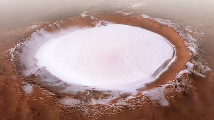 Υπάρχει νερό στον Άρη:  ένας γιγαντιαίος κρατήρας γεμάτος  πάγο!