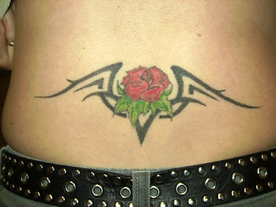Red rose tribal tattoo. Diposkan oleh auliya di 2:38 AM