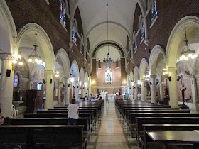 Interior da igreja paroquial de Santa Maria.