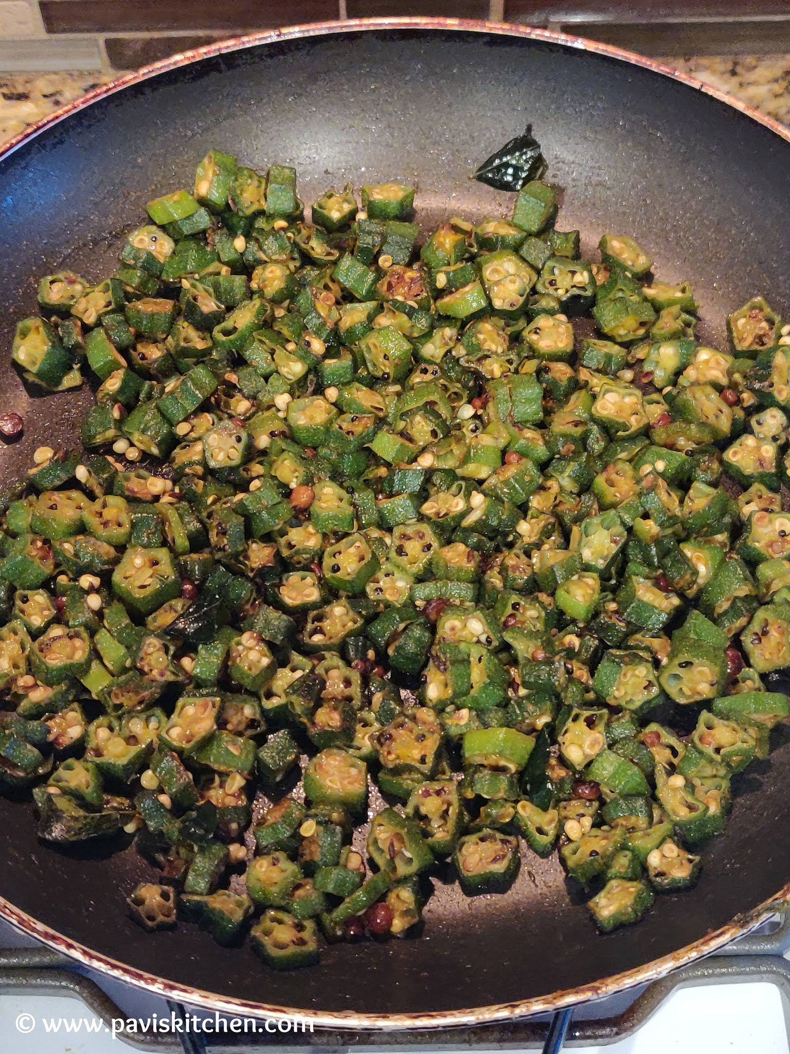 Vendakkai Poriyal Recipe | Bendakai Palya | Okra Curry | Bhindi fry