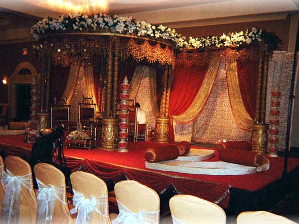 Red And Black Wedding Decoration Ideas