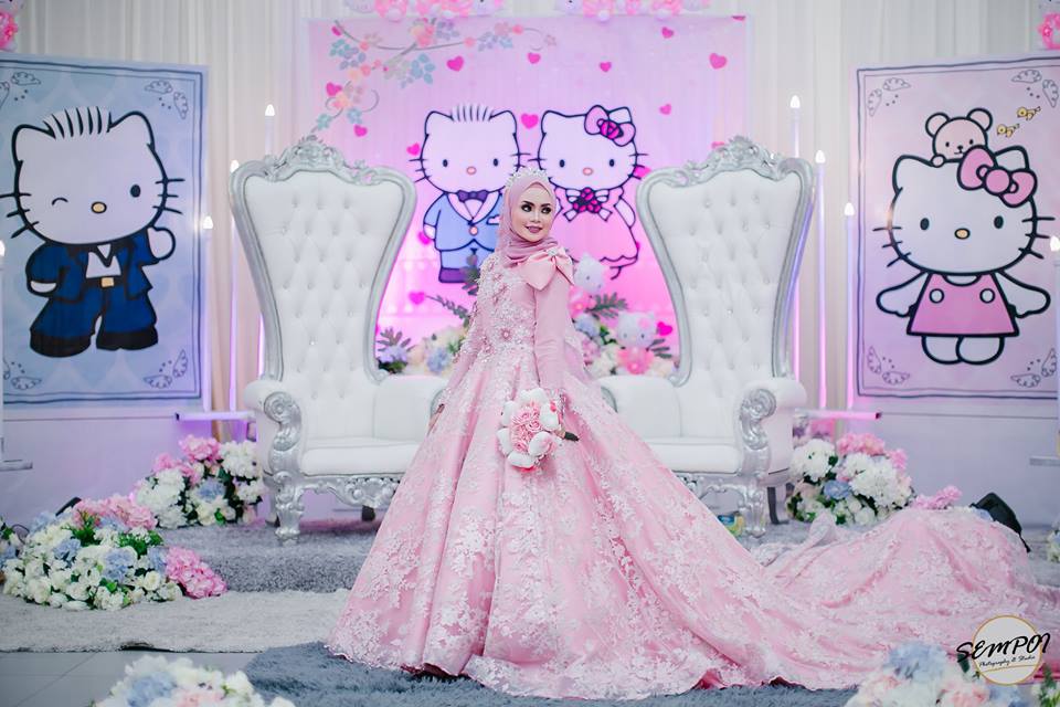 Pelamin Tema Hello  Kitty  Cerita Budak Sepet