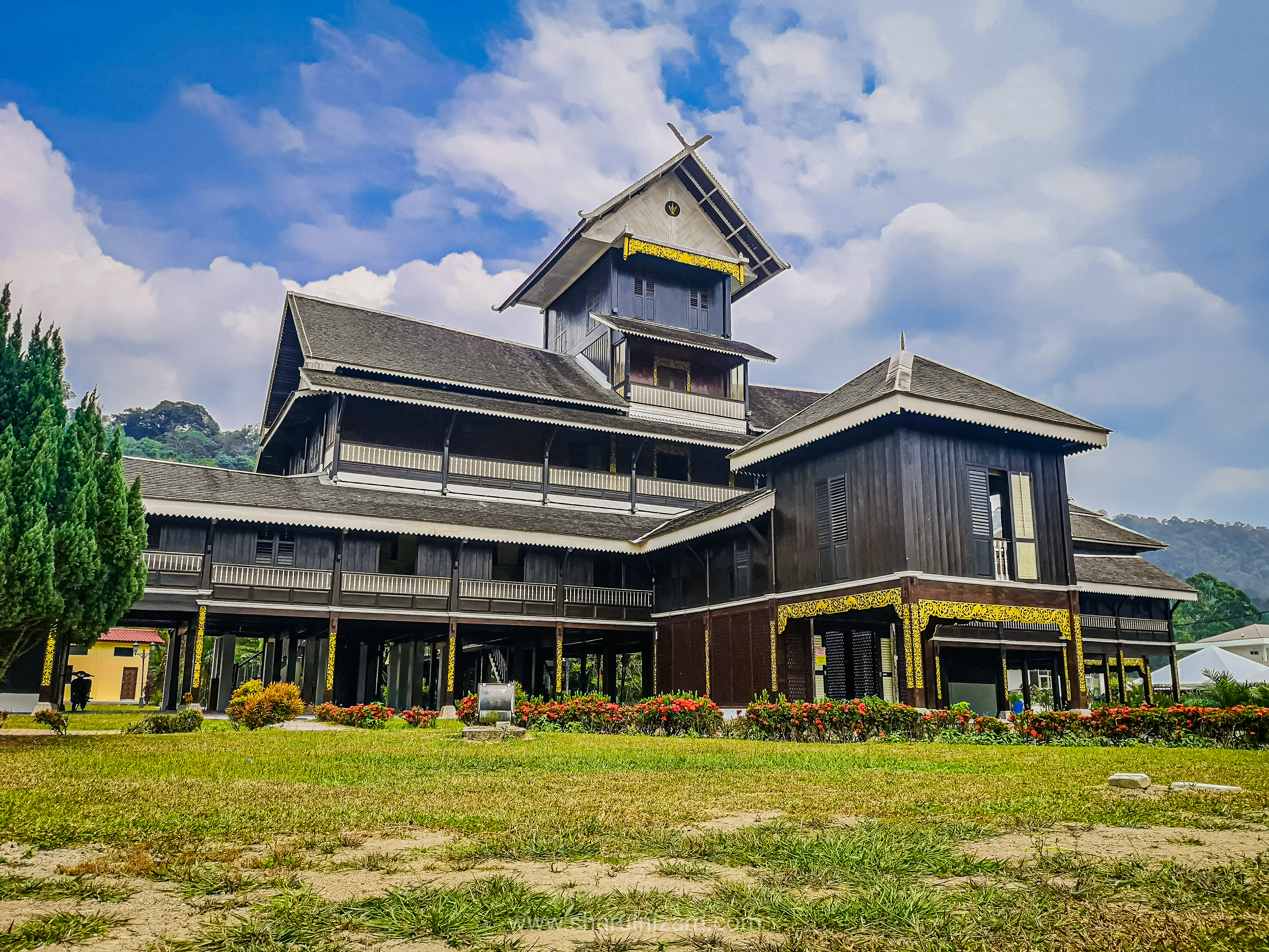 Muzium Diraja Istana Lama Seri Menanti