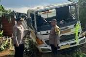 Truk Kontainer Terjun dari Tol Cibitung Setinggi 15 Meter
