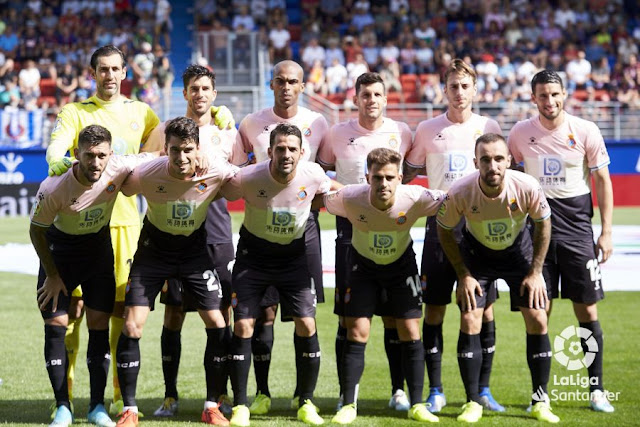 R. C. D. ESPANYOL DE BARCELONA. Temporada 2019-20. Diego López, Didac Vilà, Naldo, Javi López, Fernando Calero, Calleri. Ferreyra, Marc Roca, Víctor Sánchez, Melendo y Darder. S. D. EIBAR 1 R. C. D. ESPANYOL DE BARCELONA 2. 15/09/2019. Liga de 1ª División, jornada 4. Eibar, Guipúzcoa, estadio de Ipurúa (5.410 espectadores). GOLES: 1-0: Ramis (58’). 1-1: Facundo Ferreyra (76’). 1-2: Granero (79’).