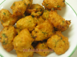 moogachi bhaji, moong bhaji, bhajji recipe, pakoda recipe, moong pakoda, pakora