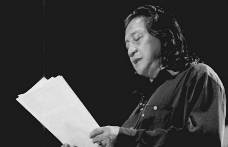 Rendra: Pembaharu Perangkul Tradisionil