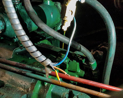 Photo of loose connections on a sensor on the starboard engine