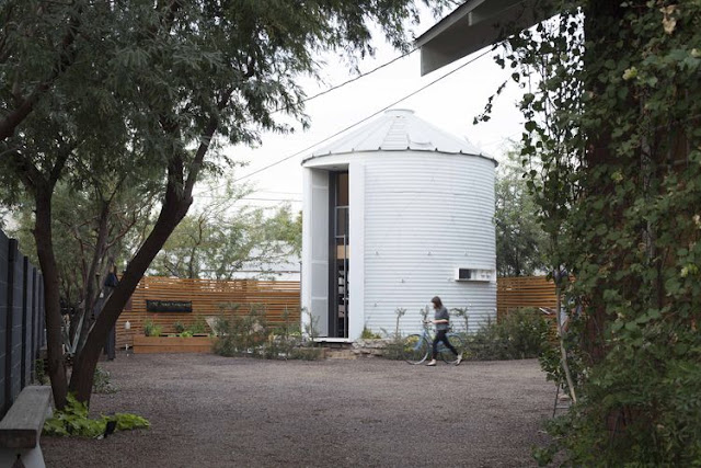 Statt Neubau Umbau eines ausrangierten Silos zum kleinen, aber feinen Haus für Zwei – Einrichten im minimalistischen Design ist zwingend