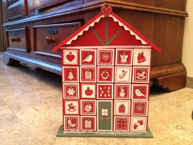 dille en kamille christmas kerst decorations present  IKEA advent calendar