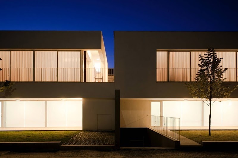 Casas para 3 Hermanas - Inês Cortesão + José Pedro Caetano