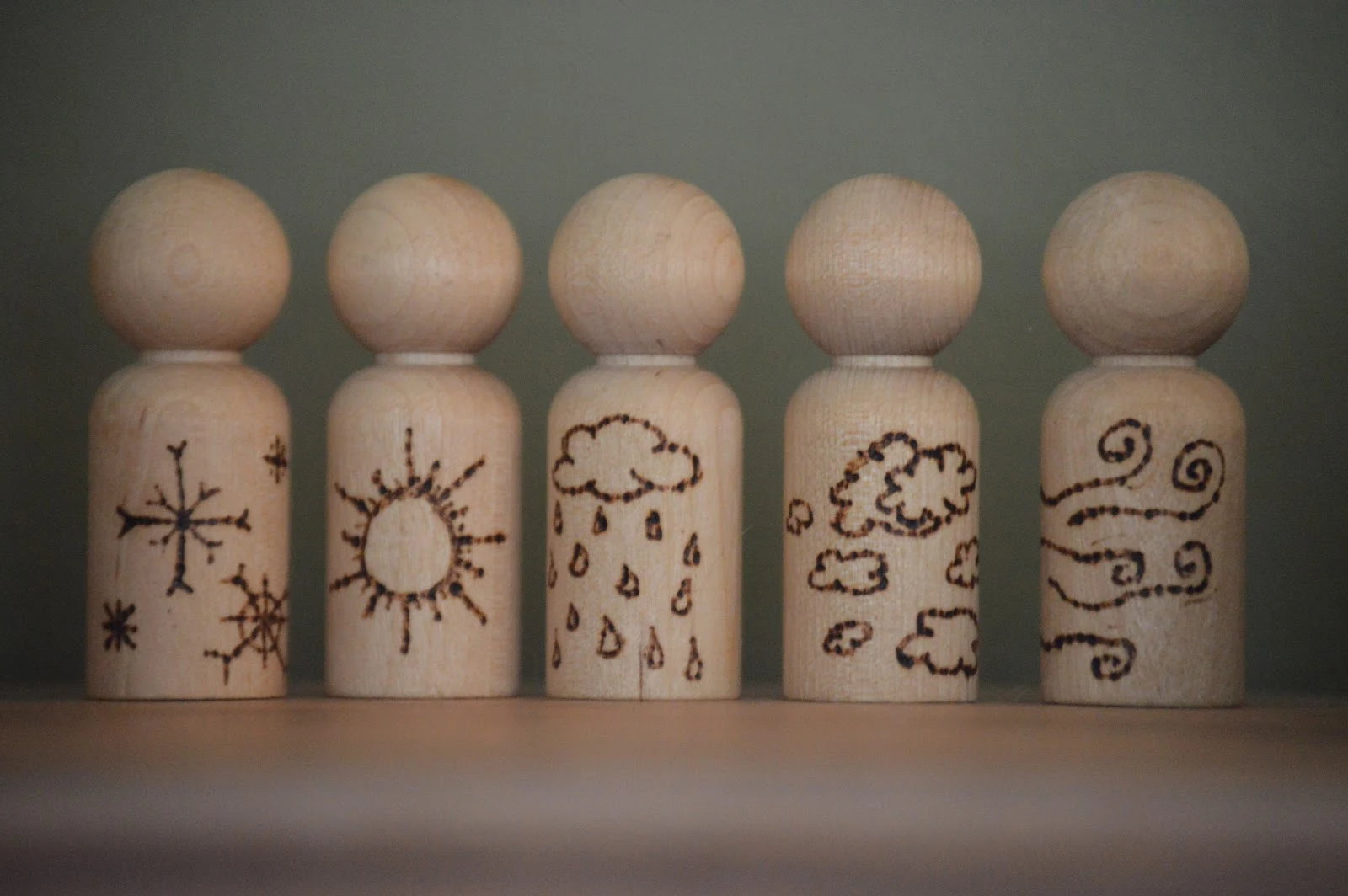 The Heirloom Family: Quick Wood Projects