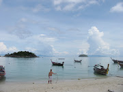 This is the view of the beach in front of the school. (img )