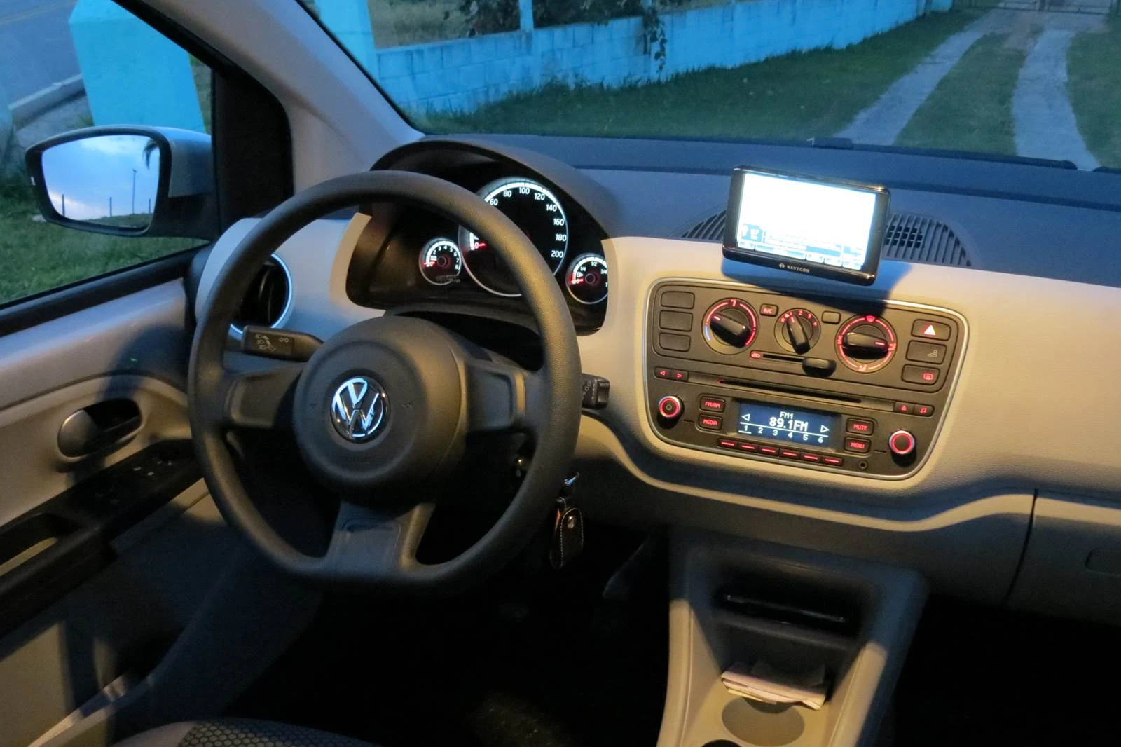 Volkswagen up! - teste de longa duração - interior