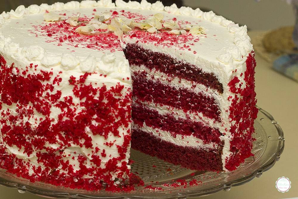 http://stuffpoint.com/cakes/image/443600/red-velvet-cake-wallpaper-6-wallpaper/