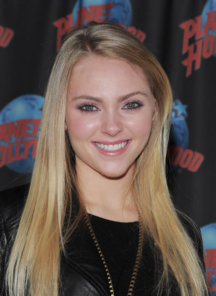 Anna Sophia Robb on Planet