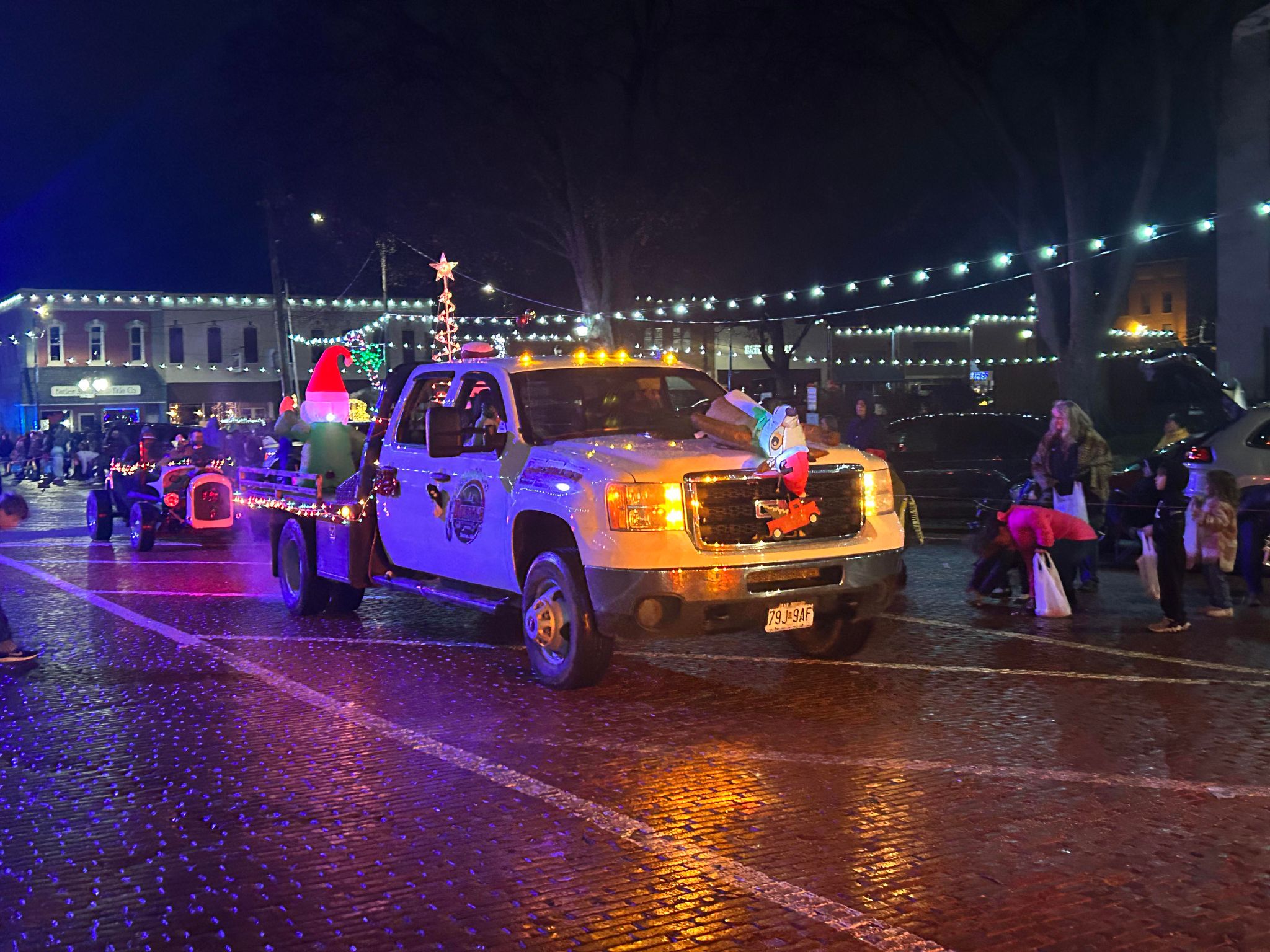 Mid America Live Highlights from the 2023 Butler Christmas Parade