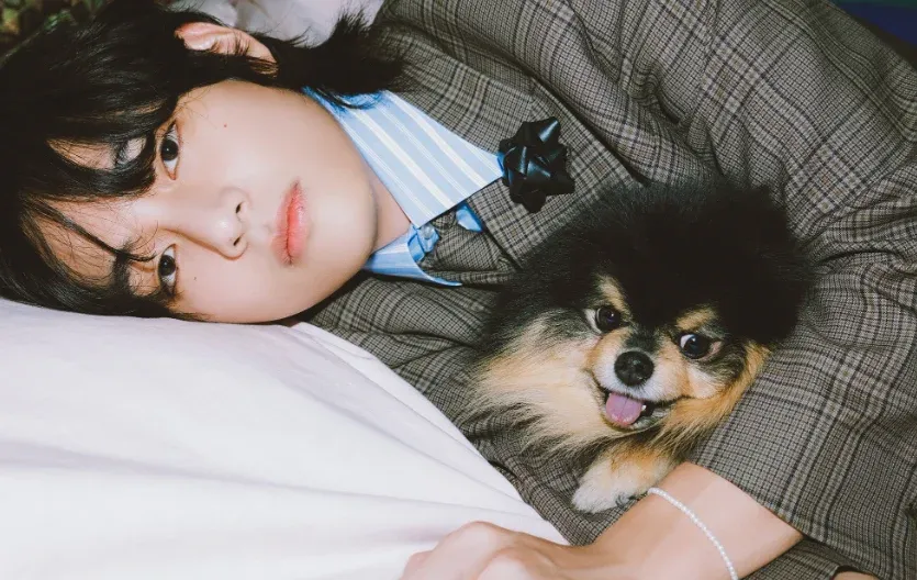 BTS's V has revealed a behind-the-scenes story during the preparation of his solo album with Min Hee-jin. Amid the preparations for his solo album under the guidance of ADOR's Chief Producer, Min Hee-jin.
