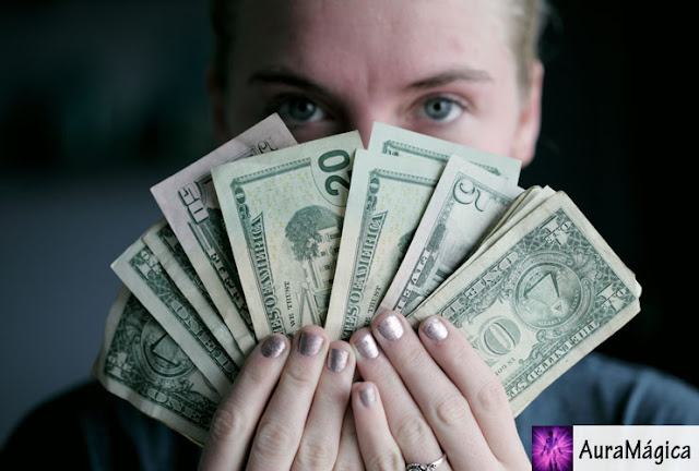 Rituales para el Dinero: Cómo Atraer el Dinero con Menta