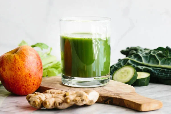 Detoxify Your Body Completely and Avoid Sickness or Fatigue With These Two Ginger-Rich Juice Recipes