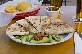 Cheese Garlic Naan with Cheesy Dip