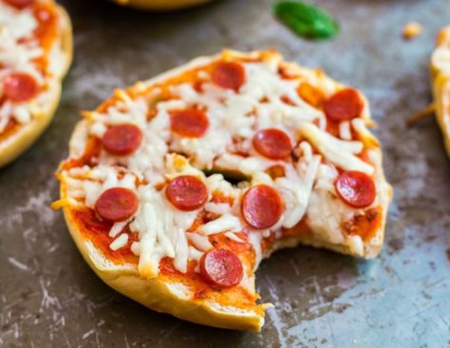 Freezer Pizza Bagels #easy #lunch