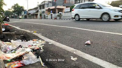 Efek Ramainya Rangkaian Grebeg Pancasila, Jalanan di Kota Blitar Dapat Kado Sampah