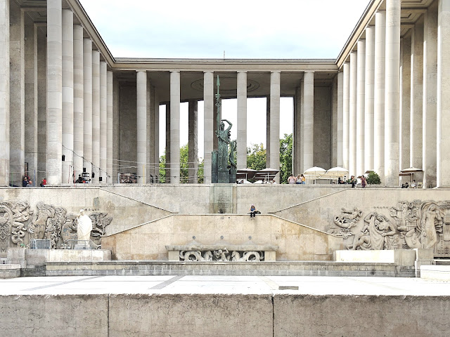 Ik ging eens naar Parijs : hedendaagse kunst in Palais De Tokyo