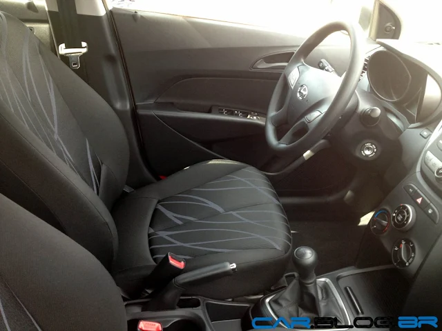 Hyundai HB-20 Comfort - por dentro - interior