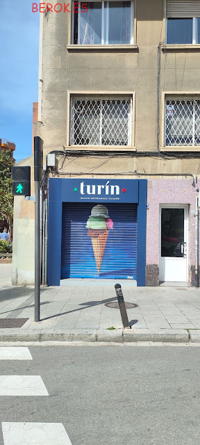 Graffitis heladerías helados persianas turin cucurucho