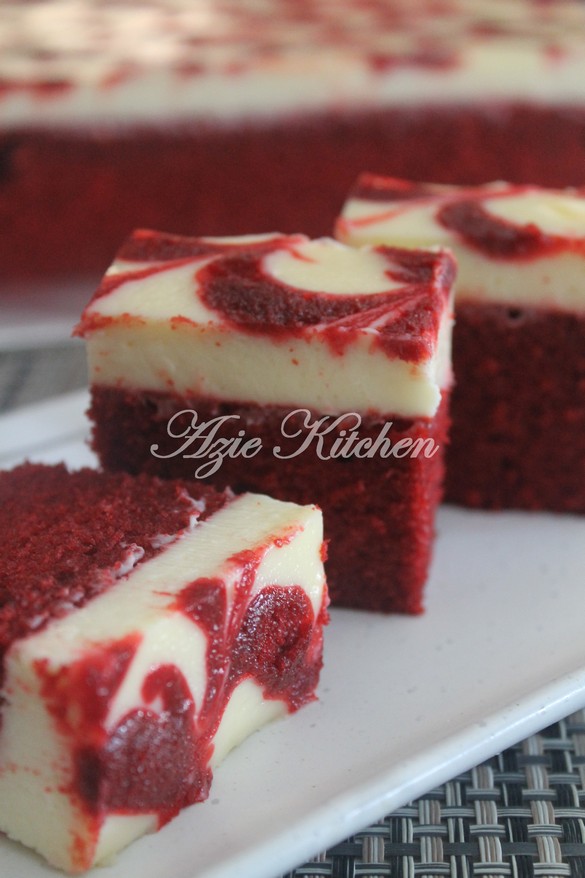 Red Velvet Cheese Brownies - Azie Kitchen