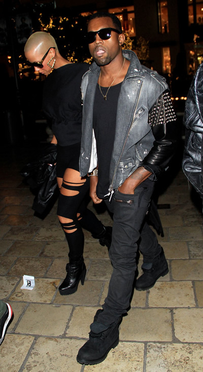 海外セレブ アーティストのファッション Celeb Choice スタッズ デニムジャケットで無骨なオールブラックコーデ Kanye West カニエ ウェスト