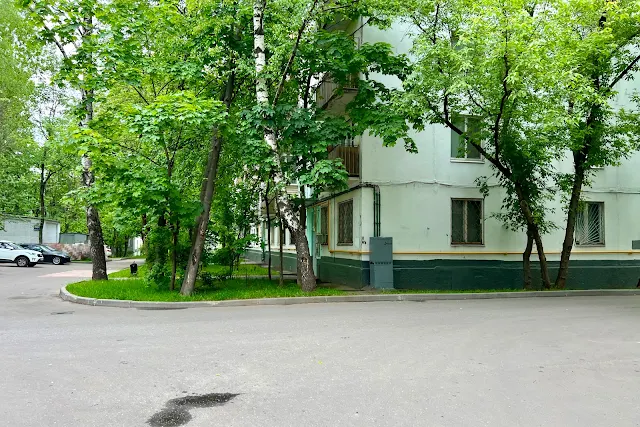 Профсоюзная улица, дворы