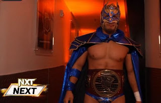 Dragon Lee con el Campeonato Norteamericano de NXT.