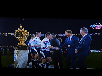 http://www.rp-online.de/sport/andere/rugby-wm-neuseeland-laesst-australien-im-finale-keine-chance-aid-1.5525703