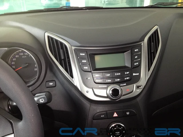 Hyundai HB20 2013 1.6 Comfort - sistema de áudio com Bluetooth