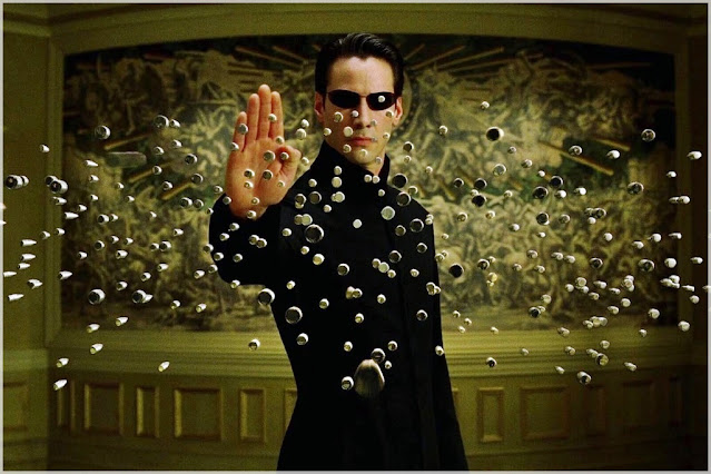 Neo zatrzymuje pociski w locie Matrix: Reaktywacja