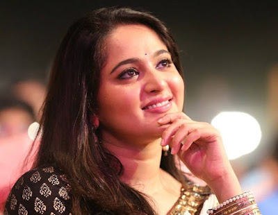 Anushka Shetty Photos and Sizzling Wallpapers Collection 
