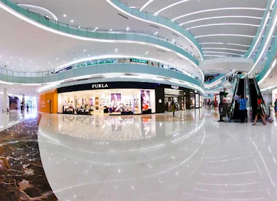 Mall terbesar di Surabaya Ciputra world