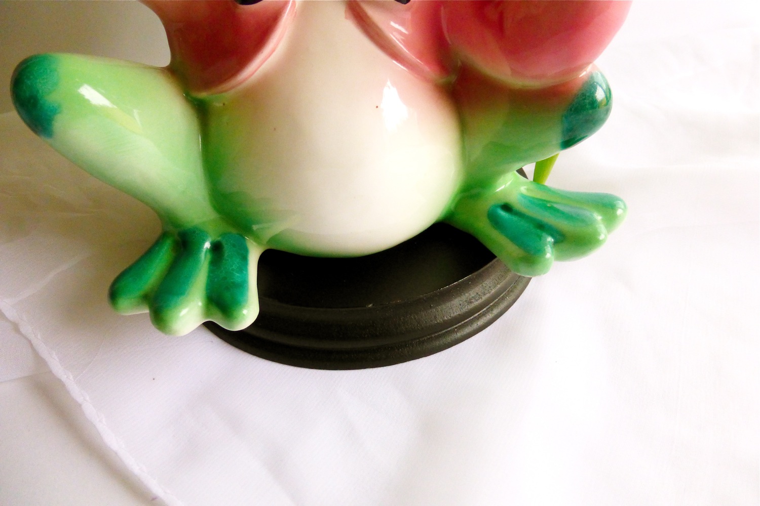 Kawaii Corner - Inarco Frog Planter, kawaii, made in Japan, Japanese ceramics, vintage Japanese ceramics, vintage Japanese collectables, vintage frog planter, vintage Inarco frog planter, vintage planter, hand painted vintage ceramic frog planter