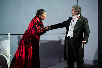 Verdi: La forza del destino - Mary Elizabeth Williams, Miklos Sebestyen - Welsh National Opera (Photo Richard Hubert Smith)