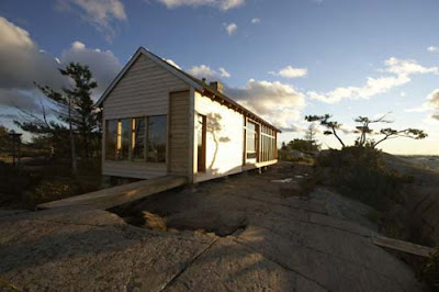 Molly’s Cabin by Agathom Architects7