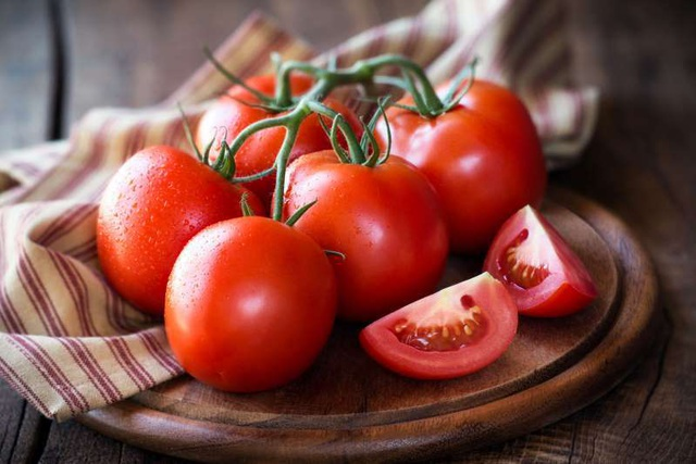 7 cách làm đẹp từ cà chua