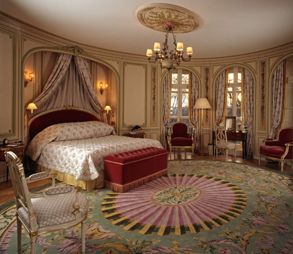 Home Design: Elegant Bedroom Interior Designs featuring Classic 