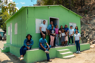 Banco Popular y aliados entregan viviendas y rehabilitan acueducto en Azua