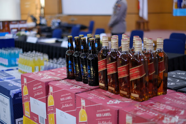 Bea Cukai Batam Amankan Puluhan Ribu Botol Minuman Beralkohol Ilegal