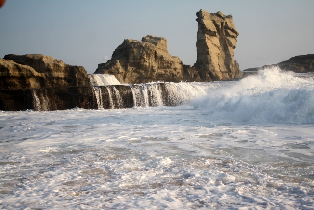 Pesona Pantai Klayar Yang Menakjubkan