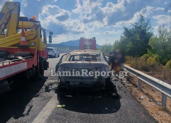 Φθιώτιδα: Ολοκαίνουργια BMW έγινε στάχτη στην εθνική οδό - Δείτε εικόνες