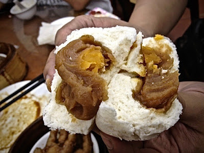 Lin Heung Tea House (蓮香樓), lotus seed paste bao