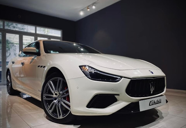 Xe 4 Chỗ Maserati Ghibli Đời Mới 2022 Màu Trắng